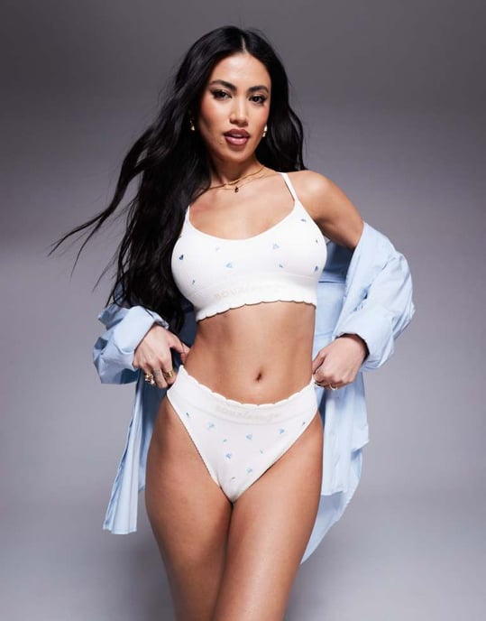 Boux Avenue blommönstrad broderad bralette i elfenben - Image 1
