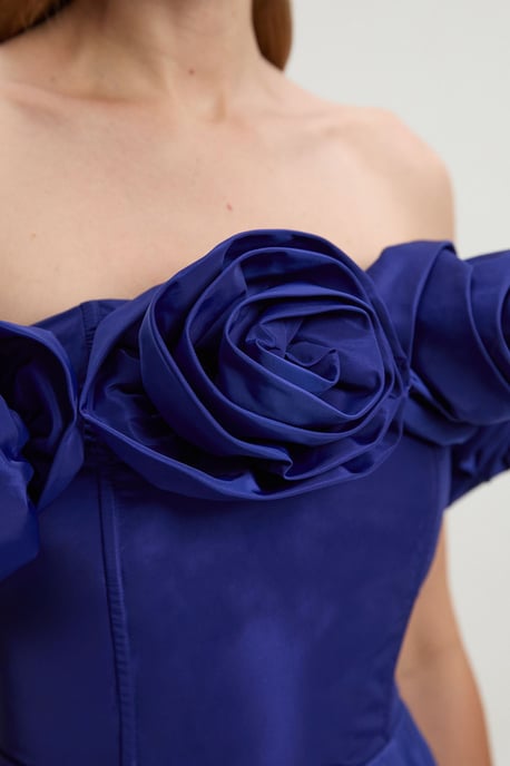 Drama Taffeta Rosette Woven Maxi Prom Dress - Image 6