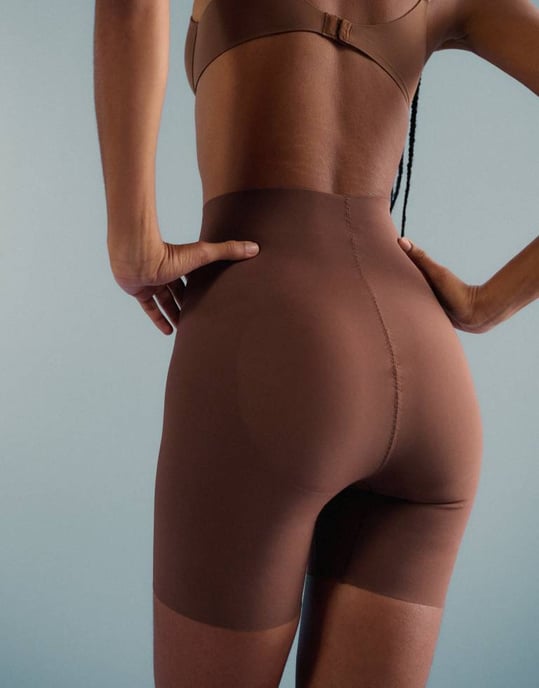 Calvin Klein Shapewear skulpterade stay put mesh shorts i brun - Image 4
