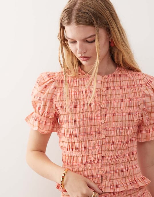 Återvunnen vintage västern topp med rynkdetalj och puffärm i rosa rutmönster - Image 4
