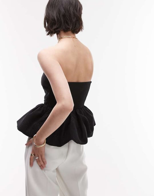 & Other Stories metallisk blommig brokad bandeau-topp med puffkant i svart - Image 3