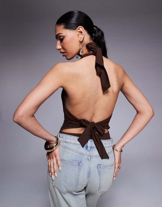 ASOS DESIGN polyamid djup halsringning halterneck bodysuit i choklad - Image 2
