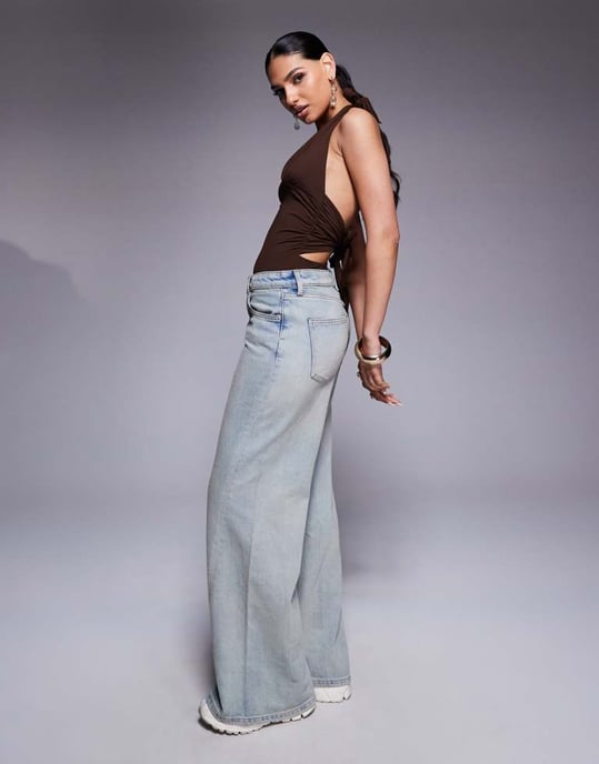 ASOS DESIGN polyamid djup halsringning halterneck bodysuit i choklad - Image 3