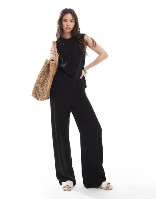 ASOS DESIGN trudelad ärmlös co-ord topp i linneblandning i svart - Image 3