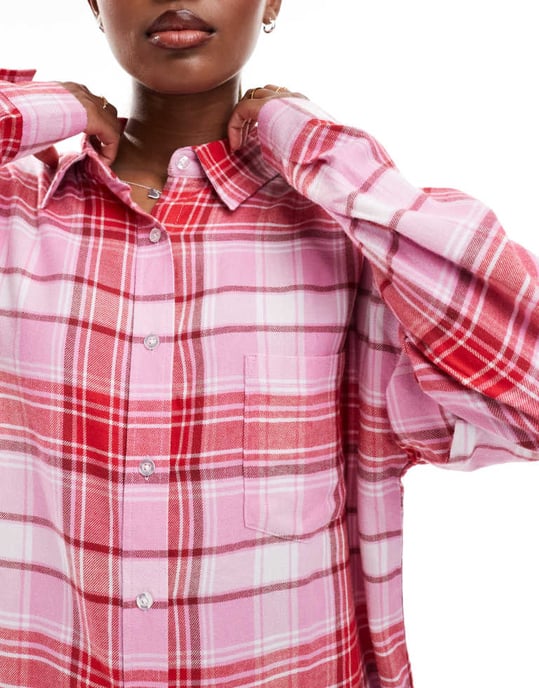 Cotton On avslappnad flanell pyjamas skjorta i rosa röd rutigt - Image 3