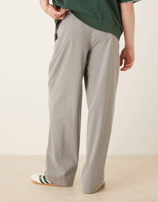 ASOS DESIGN smart vida byxor med djupa veck i ljusgrå - Image 4