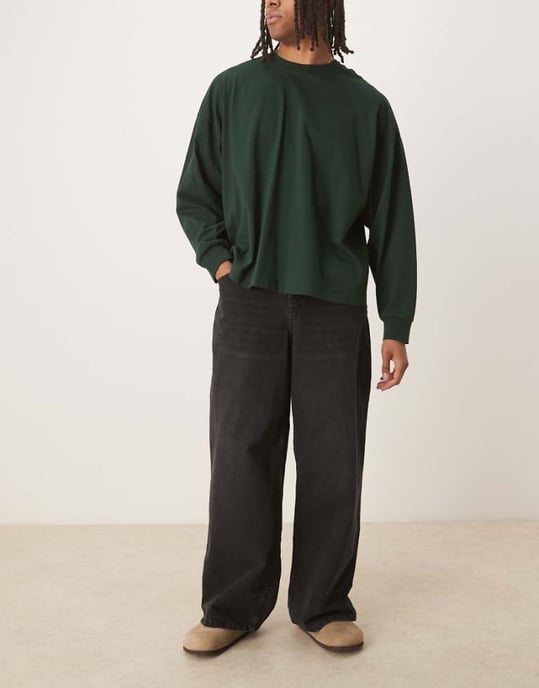 ASOS DESIGN lösa plisserade jeans i tvättad svart - Image 1