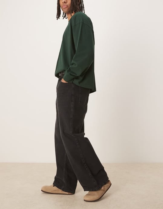 ASOS DESIGN lösa plisserade jeans i tvättad svart - Image 2