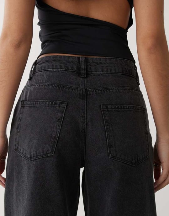 Noisy May Jannel rhinestone högmidjade lösa jeans i svart - Image 4