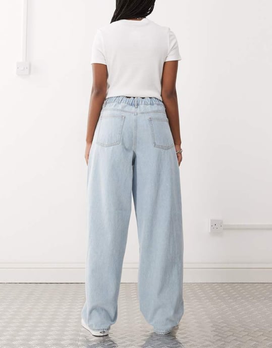 Obey Leah baggy denim jeans i ljus tvätt blå - Image 2