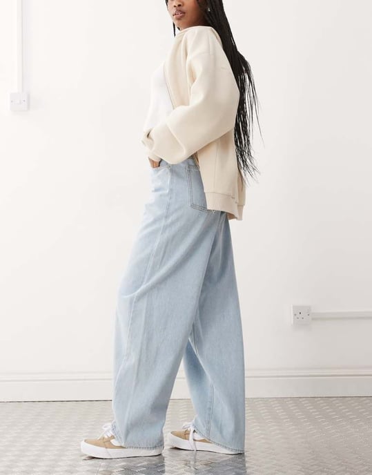 Obey Leah baggy denim jeans i ljus tvätt blå - Image 3