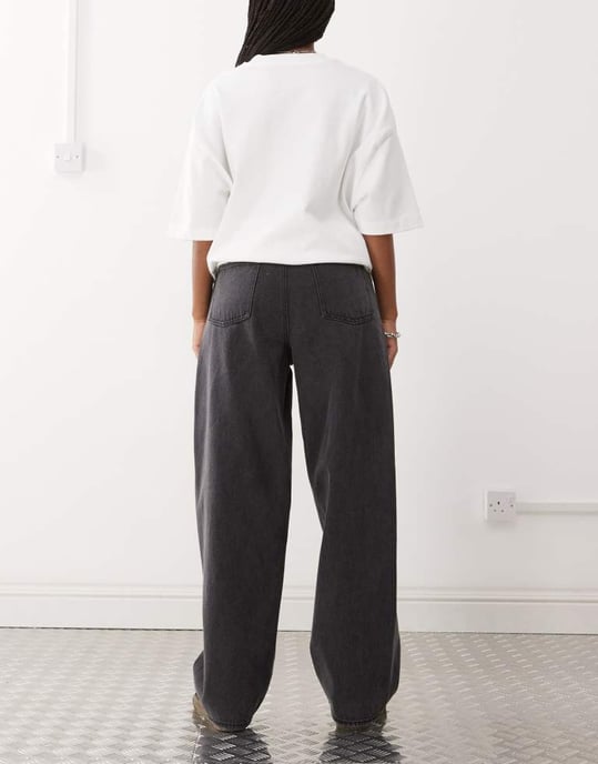 Obey Leah baggy denimjeans i svart tvätt - Image 3