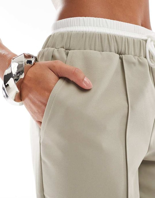 4th & Reckless tailored straight leg drawstring trousers co-ord in olive - Image 4