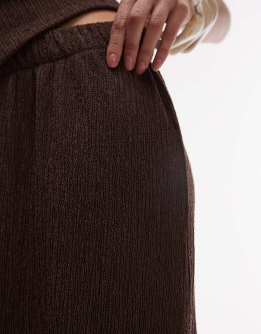 Topshop texturerade vida byxor i chokladbrun - Image 3
