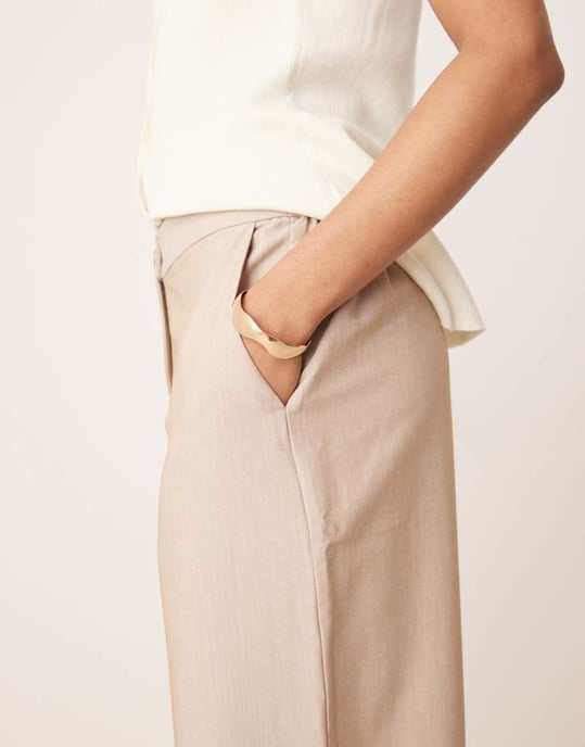 ASOS DESIGN Lång skräddarsydd avslappnad rak benbyxa i stenfärg - Image 2
