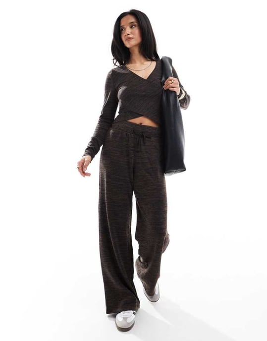 Vero Moda Petite vida byxkoordinat i chokladmelange - Image 2