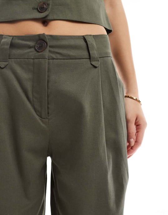 Vero Moda skräddarsydd byxa med tunn benledning i kalamata grön - Image 3