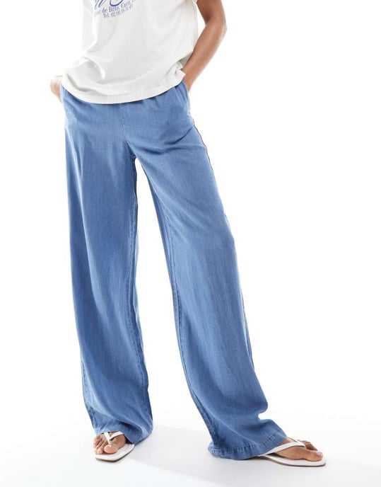 Vero Moda Tall flytande vida byxor i blå chambray - Image 2