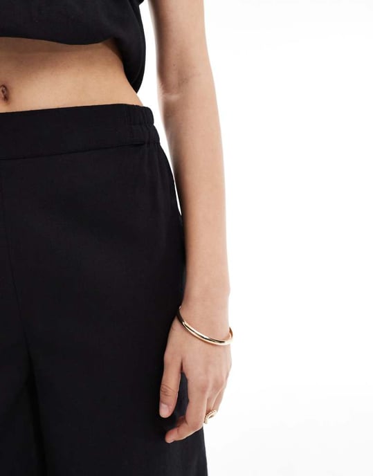 Esmee Exclusive relaxed leg linen look trousers in black - Image 4