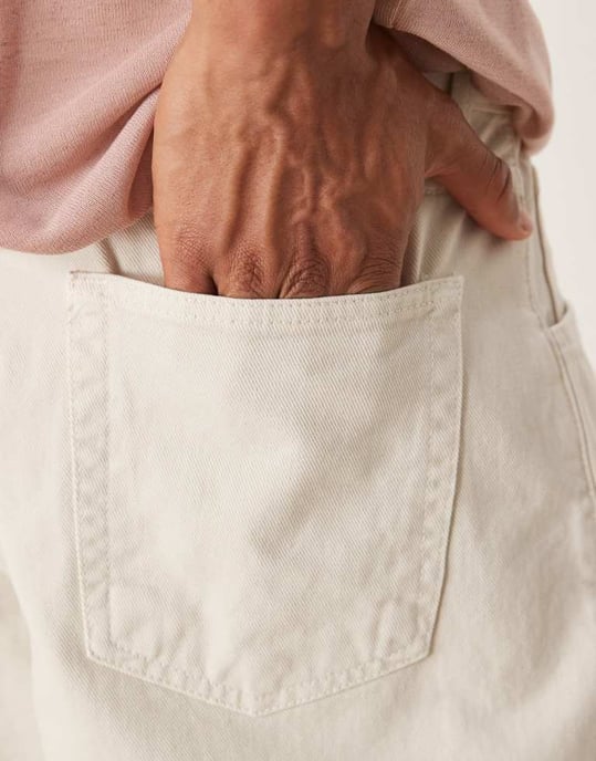 ASOS DESIGN lös byxa med veckdetalj i ecru - Image 4