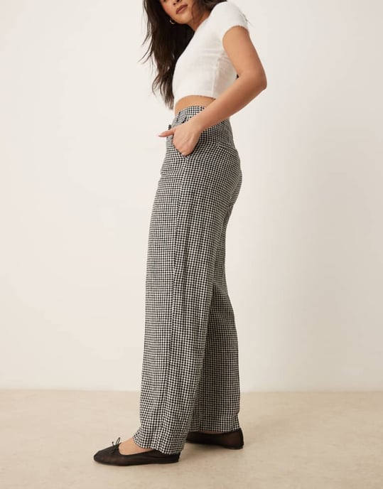 Abercrombie & Fitch klassiska högmidjade byxor i svart gingham - Image 2