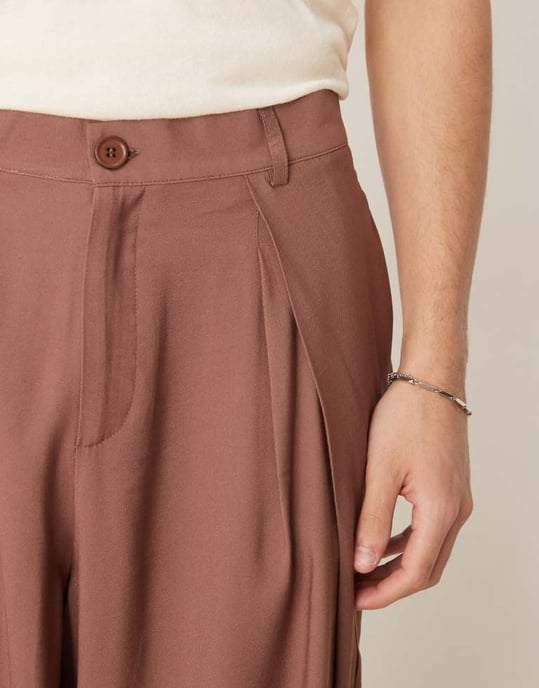 ASOS DESIGN oversized smart byxor i brunt - Image 4