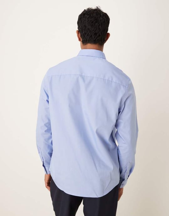 ASOS DESIGN formell lättstruken regular skjorta i blått - Image 3