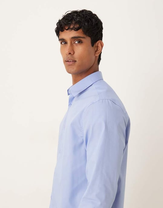 ASOS DESIGN formell lättstruken regular skjorta i blått - Image 4