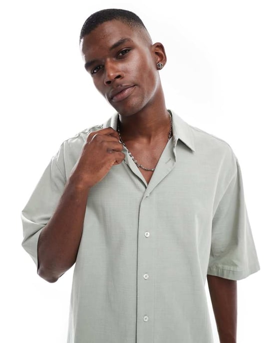 ASOS DESIGN oversized skjorta med halvlånga ärmar och tryck på ryggen i grå - Image 2