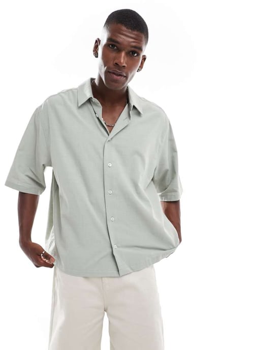 ASOS DESIGN oversized skjorta med halvlånga ärmar och tryck på ryggen i grå - Image 3