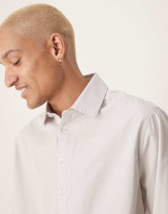 ASOS DESIGN boxig oversized poplin-skjorta i ljusgrå - Image 4