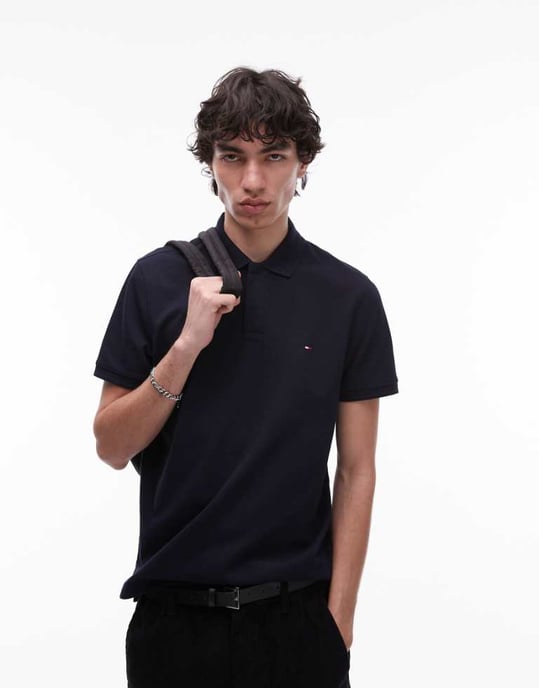 Tommy Hilfiger strukturerad regular polo skjorta i marinblått - Image 1