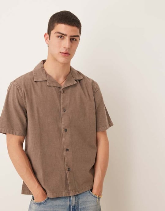 Abercrombie & Fitch kortärmad linneskjorta i brunt - Image 1