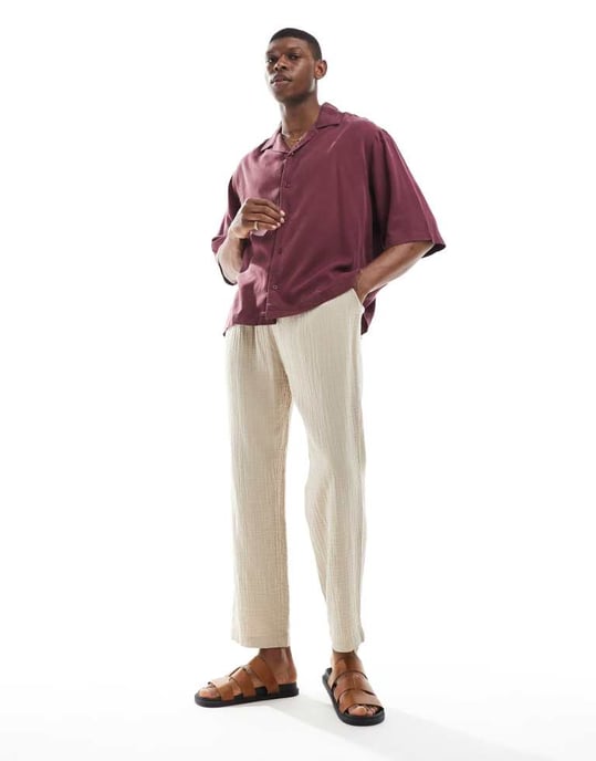 ASOS DESIGN boxy premium oversized kavajskjorta med halv ärm i bordeaux - Image 2