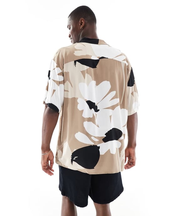 Jack & Jones revere krage abstrakt blommig skjorta i beige - Image 2