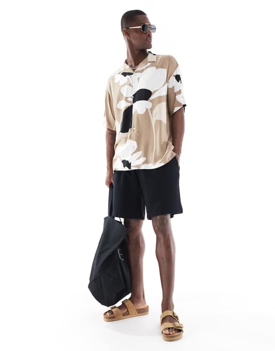 Jack & Jones revere krage abstrakt blommig skjorta i beige - Image 4