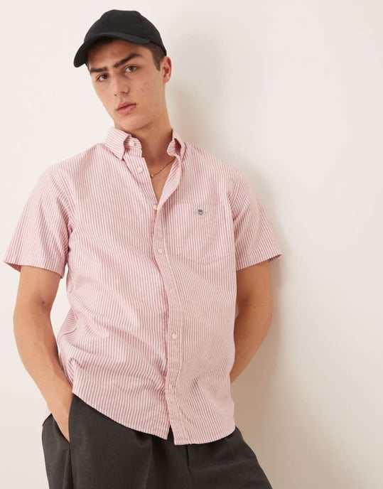 GANT sköldlogotyp kortärmad randig oxfordskjorta i rosa - Image 1