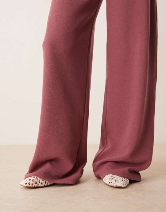ASOS DESIGN texturerad byxdela i mörk rosé - Image 3