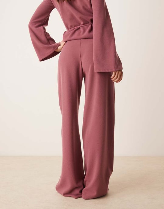 ASOS DESIGN texturerad byxdela i mörk rosé - Image 4