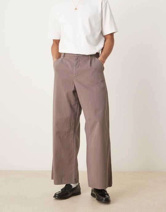ASOS DESIGN hästsko smarta byxor med framfåll i brunt - Image 4