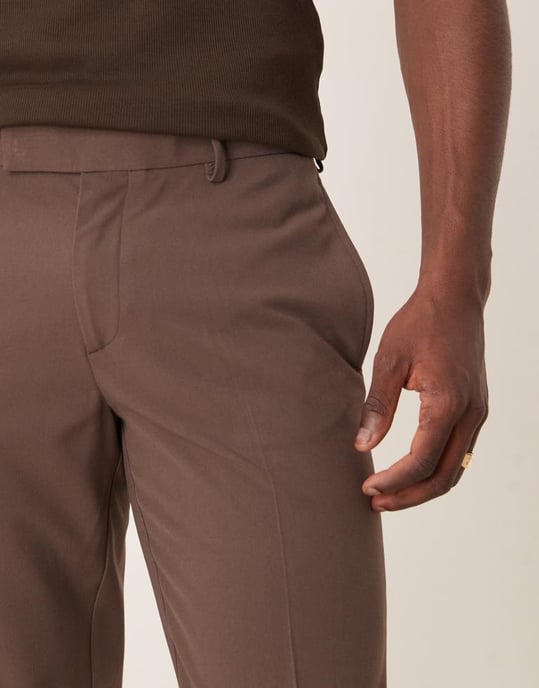 ASOS DESIGN byxor i brun med fyra sätts stretch och smal passform - Image 3