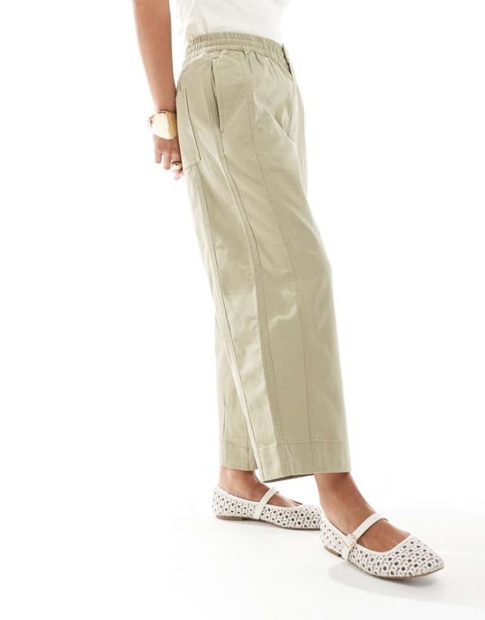 ASOS DESIGN Petite tvättade tunnlar dragsko byxor i khaki - Image 3