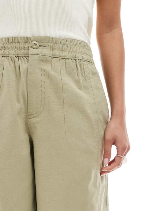 ASOS DESIGN Petite tvättade tunnlar dragsko byxor i khaki - Image 4