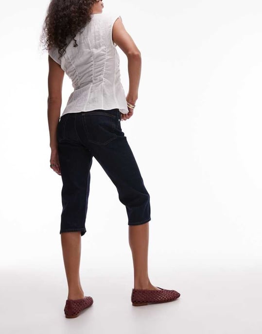 ARKET denim capribyxor i ren indigoblå tvätt - Image 3