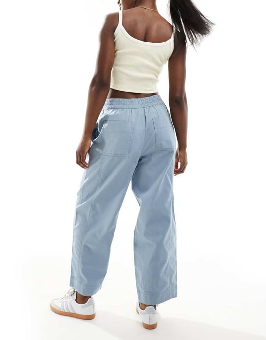 ASOS DESIGN tvättade tunnfärgade byxor med hög midja i damastblå - Image 3