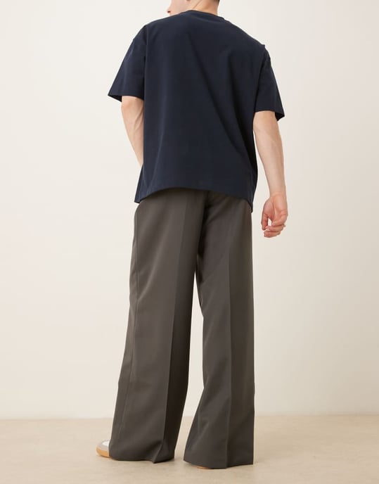 ASOS DESIGN smart lösa byxor med frontveck i mörkgrå - Image 3