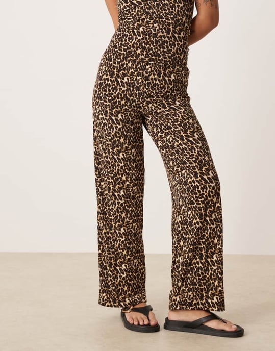 Vila Petite slinky jersey byxor set i leopardmönster - Image 3