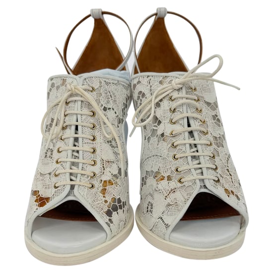 Givenchy Kantpatroon Hoge Hakken in Wit - Image 2