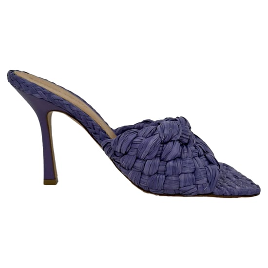Bottega Veneta Intrecciato Weave Stiletto in Paarse Raffia - Image 1
