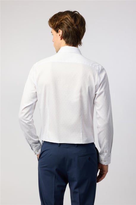 Long Sleeve Forward Point Collar Slim Fit Formal Shirt in White - Image 2